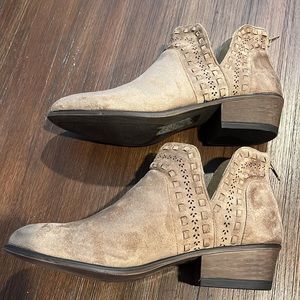 NWOT Tan Boots